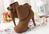 Cód. BO214 - Bota Cano Curto Laço