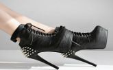 Cód. BO211 - Bota Cano Curto Spikes