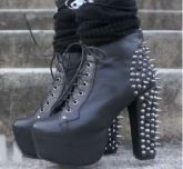 Cód. BO209 - Bota Cano Curto Spikes